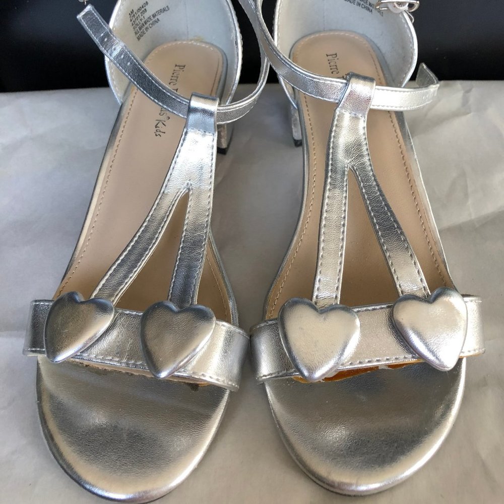 Pierre Dumas Silver Heart Solly Sandal Size: Big Kid 3